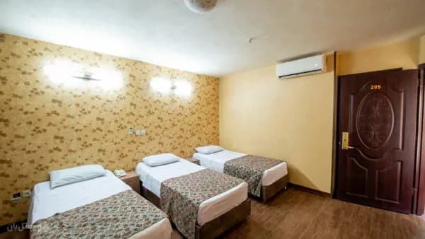 اتاق سه تخته در هتل جمشید اصفهان