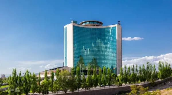 نمای بیرونی هتل پارس ائل گلی تبریز