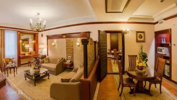 اتاق شماره 15 در هتل قصر طلایی مشهد