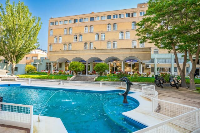 نمای اصلی هتل بینالمللی تبریز