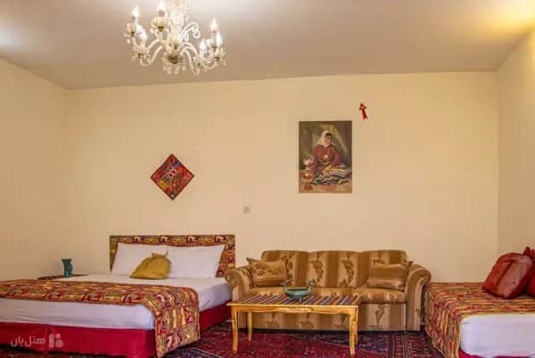 تصویر اتاق سه تخته زمرد حیاط دوم اتاق سه تخته زمرد در حیاط دوم