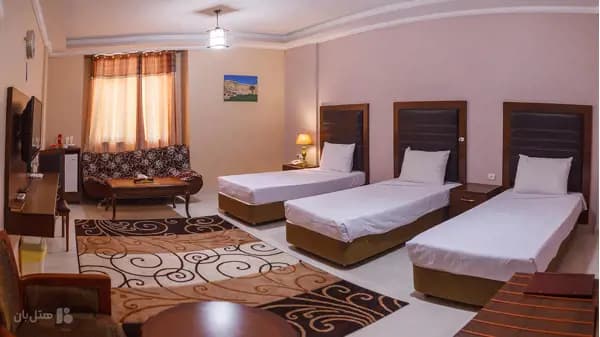 تصویر اتاق سه تخته هتل ارم قشم اتاق سه تخته در هتل ارم قشم