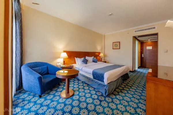 تصویر فضای داخلی اتاق فیروزه هتل پارسیان کوثر اصفهان فضای داخلی اتاق فیروزه هتل پارسیان کوثر اصفهان