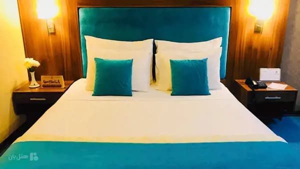 تصویر اتاق دوتخته دابل ۴ هتل پارسیان شیراز اتاق دوتخته دابل ۴ در هتل پارسیان شیراز
