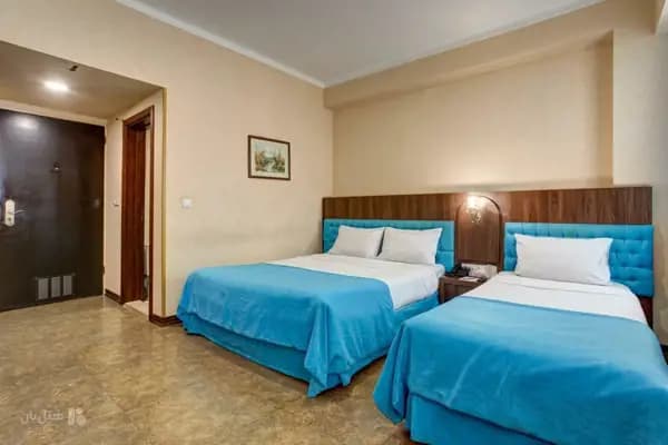 تصویر اتاق سه تخته هتل ارگ شیراز اتاق سه تخته در هتل ارگ شیراز