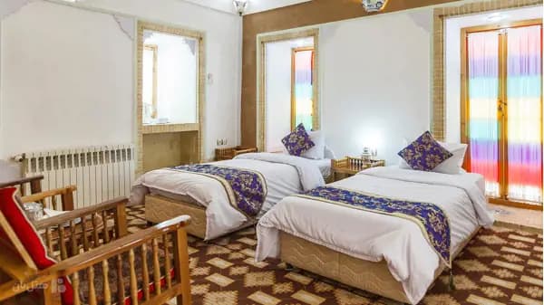 تصویر اتاق دو تخته تویین 3 هتل باغ مشیر الممالک یزد اتاق دو تخته تویین 3 در هتل باغ مشیر الممالک یزد