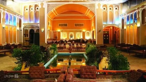 تصویر نورپردازی داخلی هتل مظفر یزد جزئیات نورپردازی در هتل مظفر یزد