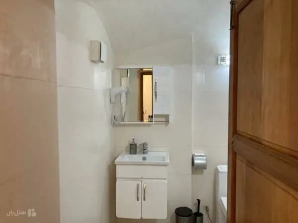 تصویر سرویس بهداشتی اتاقها 2 هتل سنتی کوروش یزد سرویس بهداشتی اتاقها 2 هتل سنتی کوروش یزد