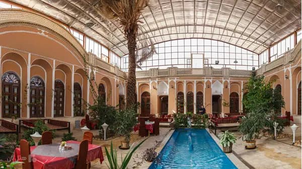 تصویر فضای داخلی هتل ادیب الممالک یزد فضای داخلی هتل سنتی ادیب الممالک یزد