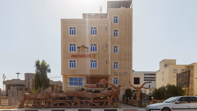 نمای اصلی هتل مارینا 2 قشم