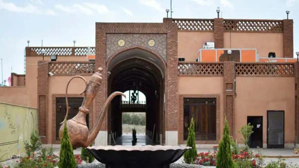 تصویر فضای باز هتل خورشید اردهال کاشان فضای باز هتل خورشید اردهال کاشان