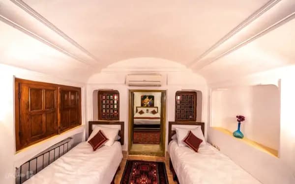 تصویر اتاق دوتخته تویین هتل موزه فهادان یزد اتاق دوتخته تویین در هتل موزه فهادان یزد