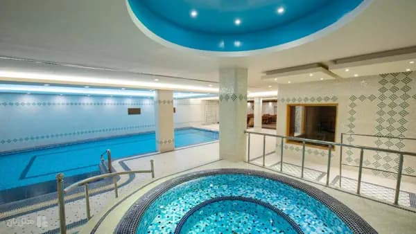 تصویر دیگری از استخر هتل زندیه شیراز استخر لوکس هتل زندیه شیراز